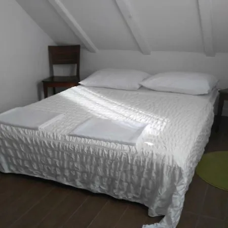 Luna - Burin Apartment *